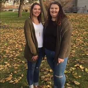 Meet your Posher, Elisha